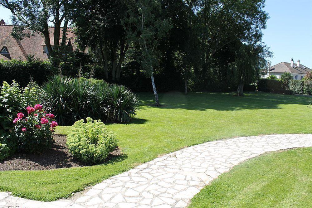 Logis Hotel & Restaurant - Le Relais De Montigny Montigny  Екстериор снимка